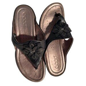 ECCO Sandals Womens Size 7 Black Leather Thong Slide Flower Slip On 37‎ EU wedge